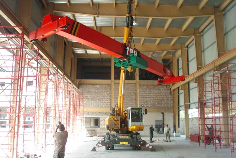 單梁橋式起重機和液壓臺式升降機出口坦桑尼亞